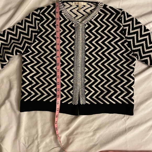 Sweater - Picture 2 of 6